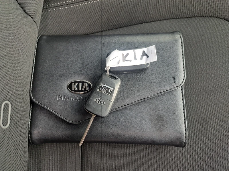 Kia Sportage 1.7CRDI-ПЕРФЕКТЕН, снимка 17 - Автомобили и джипове - 52358804