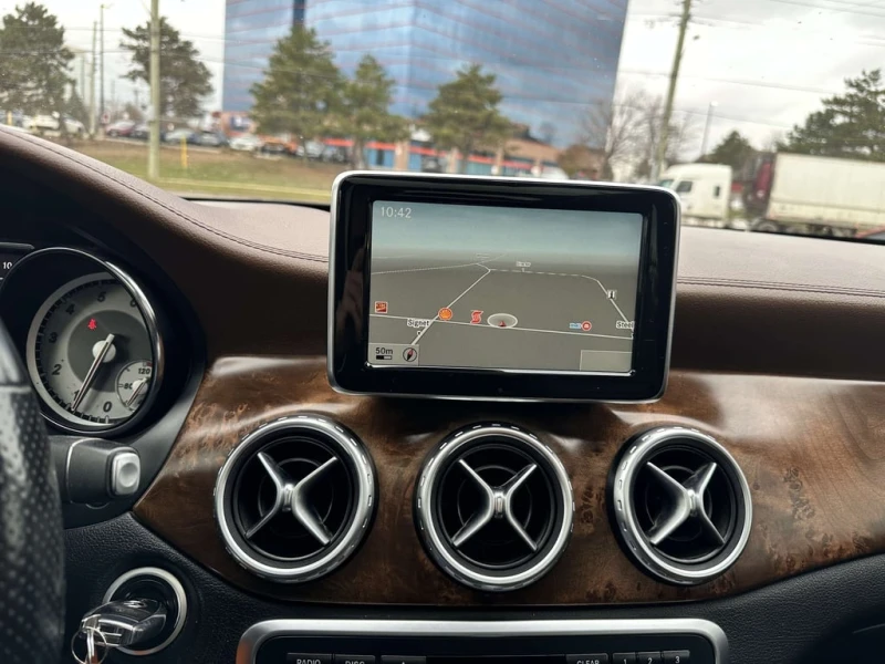 Mercedes-Benz GLA 250 4 MATIC * CARFAX * ФИНАНСИРАНЕ , снимка 13 - Автомобили и джипове - 53186761