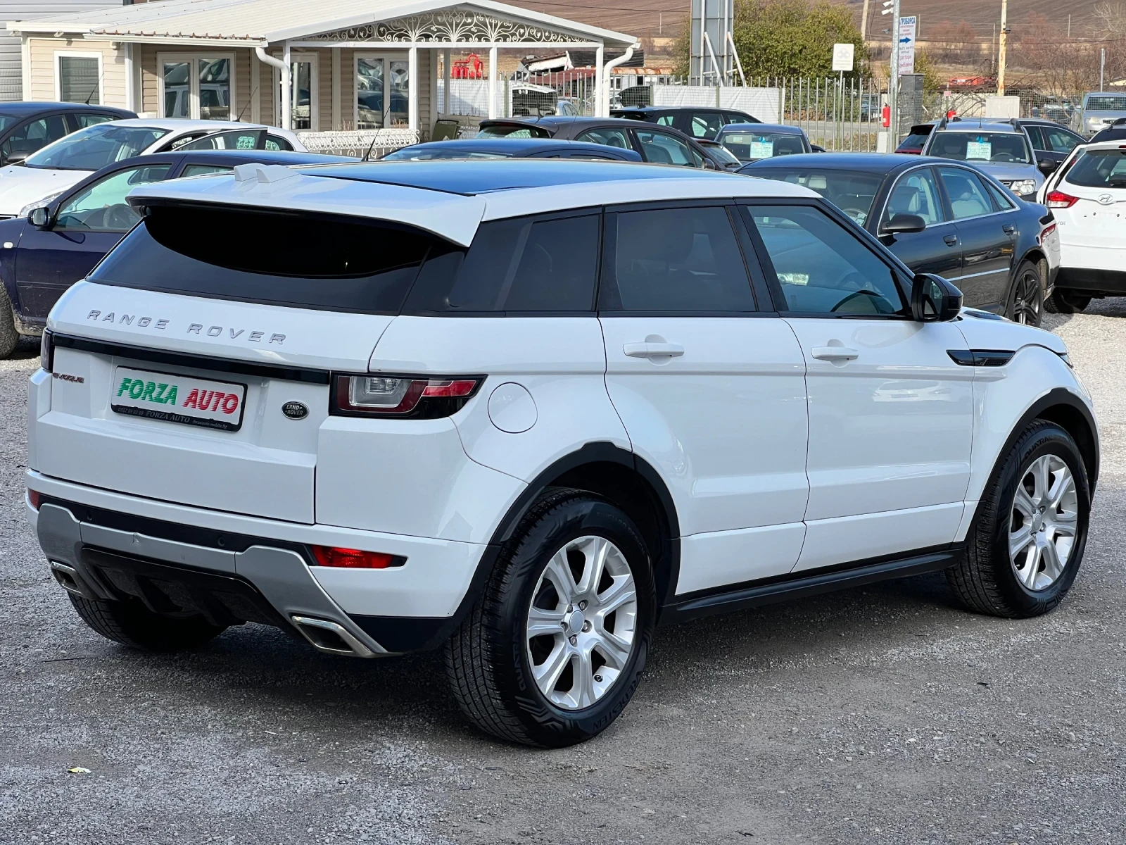 Land Rover Evoque 2.0D-DYNAMIC-ПАНОРАМА-4X4-NAVI-* 119000KM*  - изображение 4