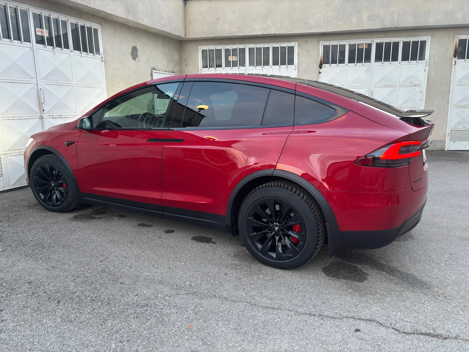 Tesla Model X 75d - изображение 7