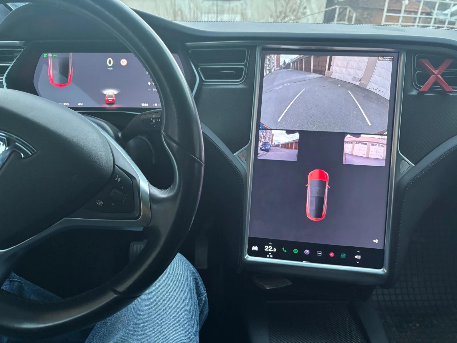 Tesla Model X 75d - изображение 9