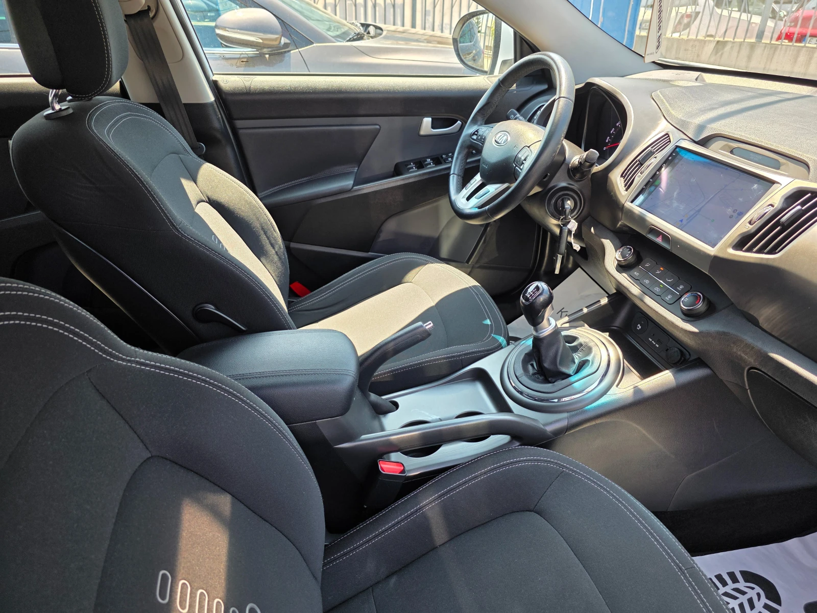 Kia Sportage 1.7CRDI-NAVI-APPLE CARPLAY/ANDROID AUTO, снимка 6 - Автомобили и джипове - 52358804