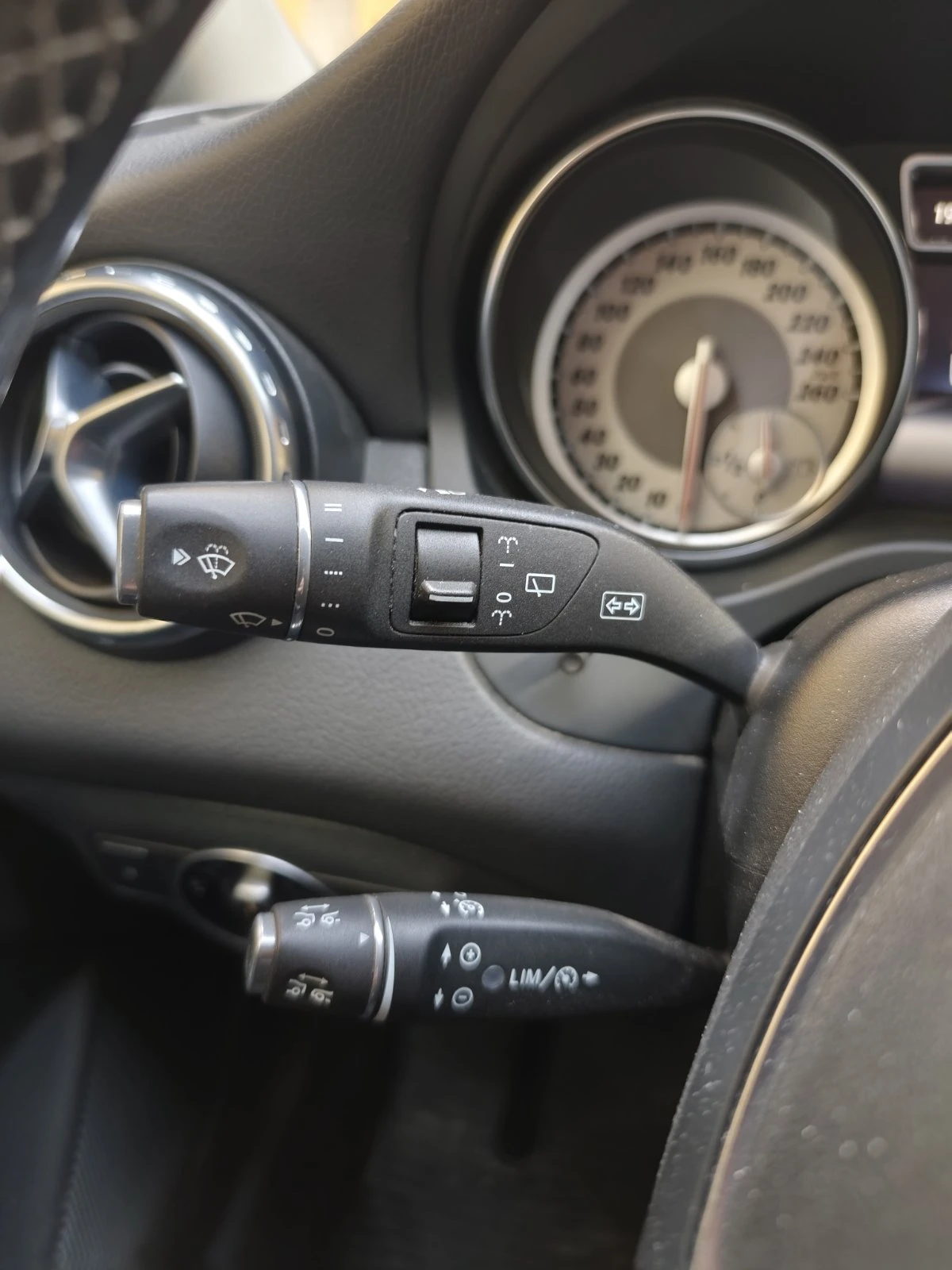 Mercedes-Benz GLA 220, снимка 6 - Автомобили и джипове - 53848923