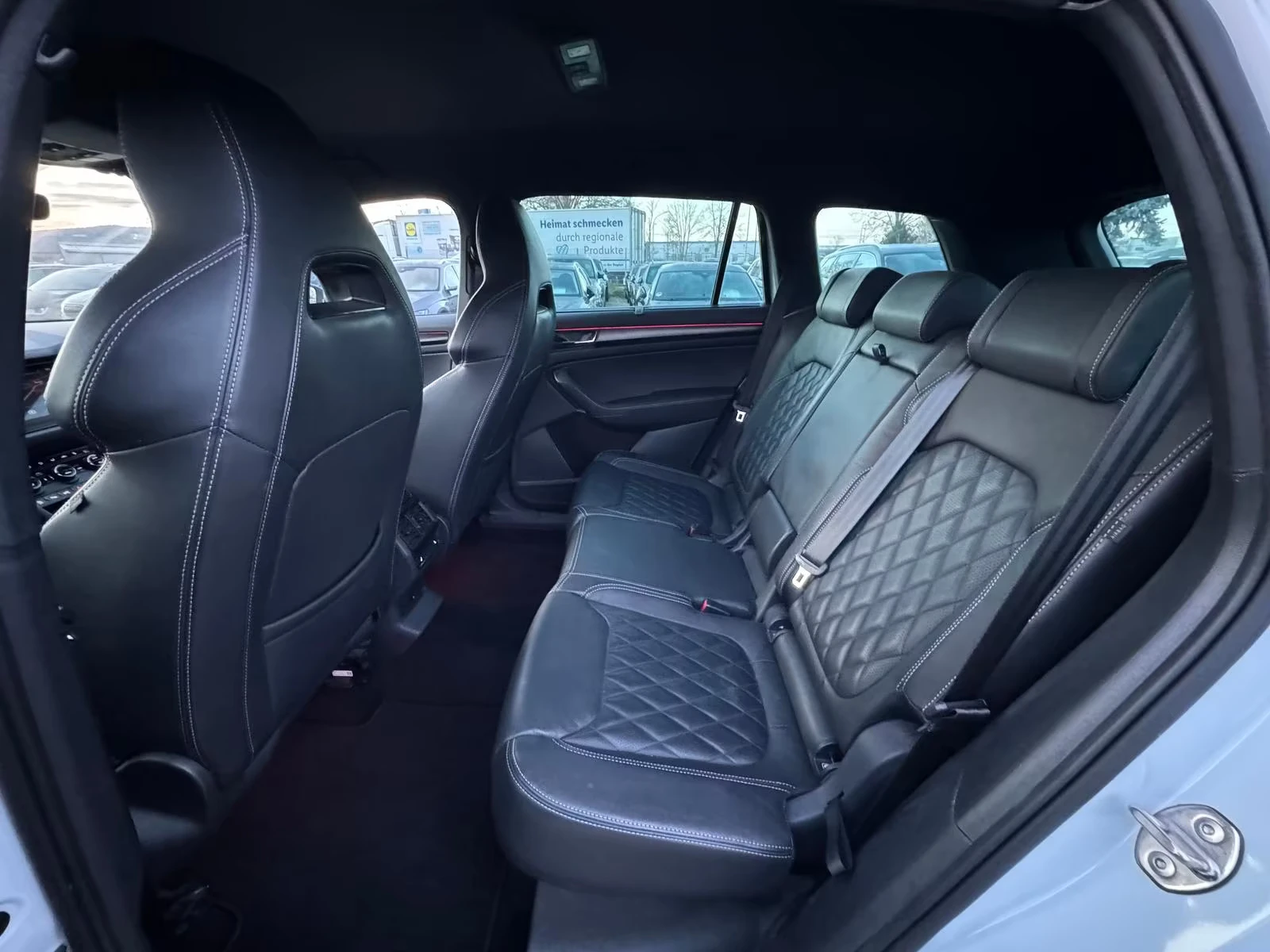 Skoda Kodiaq 2.0TDI 4х4 Face Sportline ACC KeyGO Обдухв Digital, снимка 7 - Автомобили и джипове - 53986312