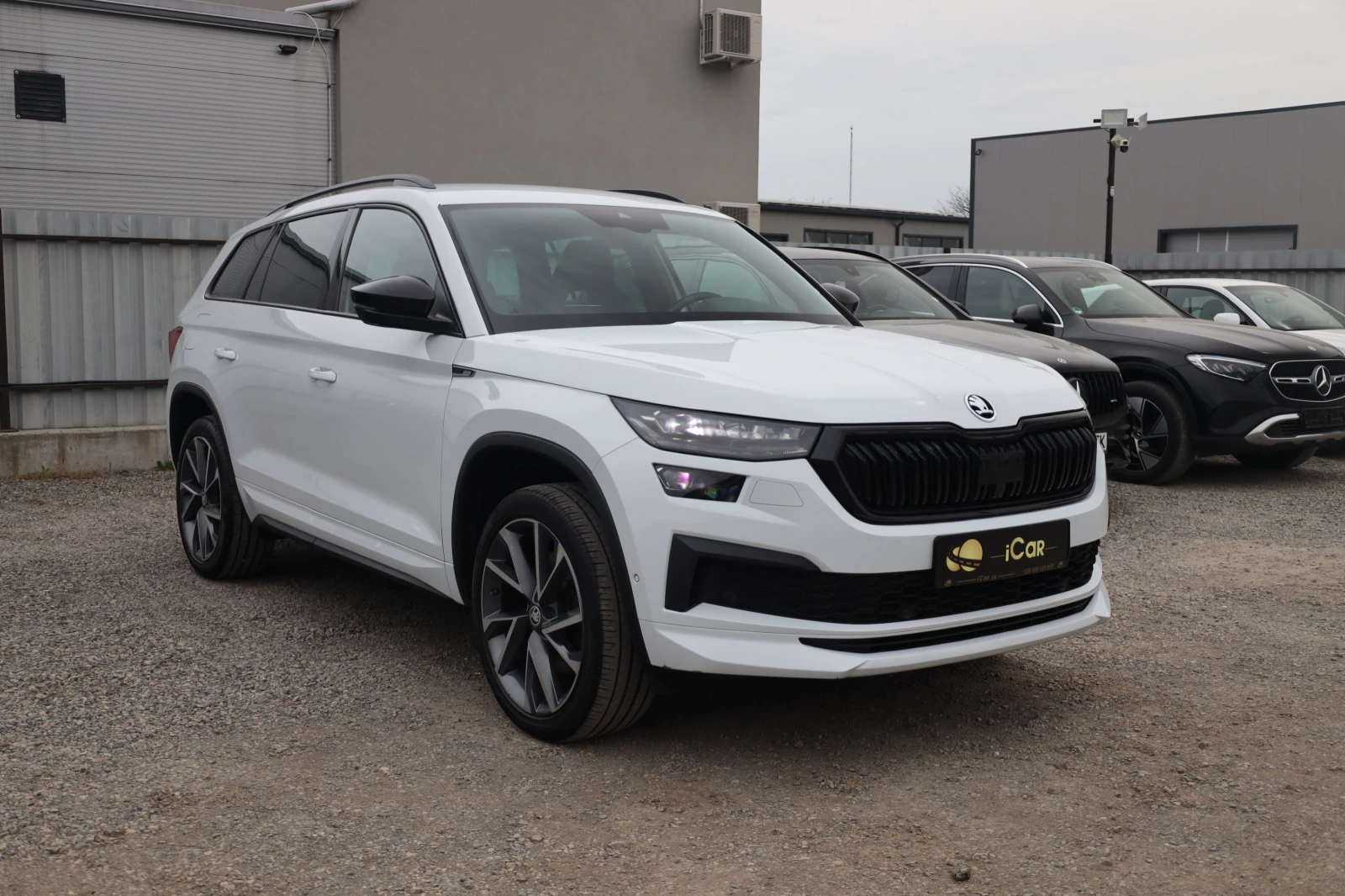 Skoda Kodiaq 2.0TDI 4х4 Face Sportline ACC KeyGO Обдухв Digital, снимка 3 - Автомобили и джипове - 53986312
