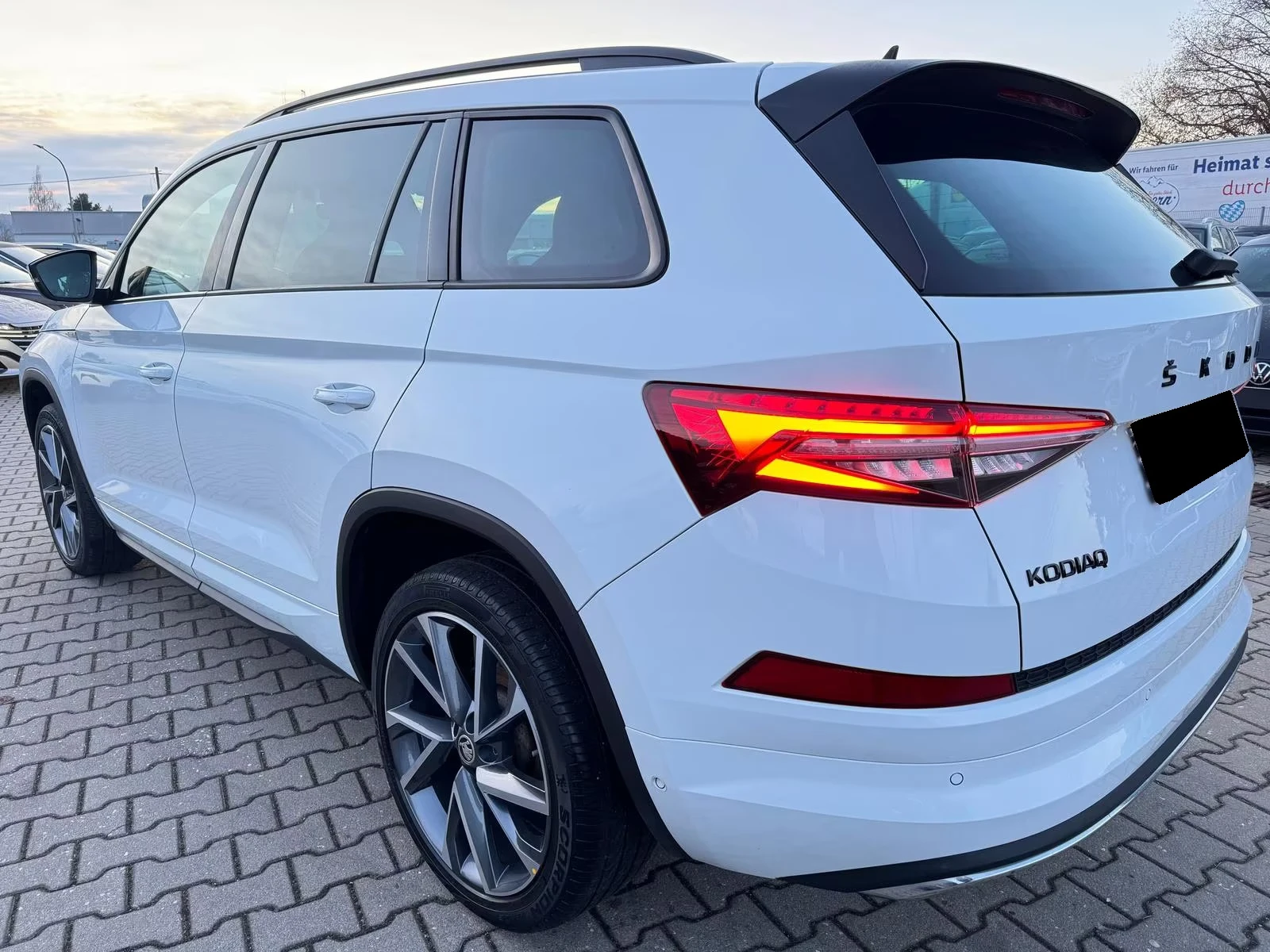 Skoda Kodiaq 2.0TDI 4х4 Face Sportline ACC KeyGO Обдухв Digital, снимка 4 - Автомобили и джипове - 53986312