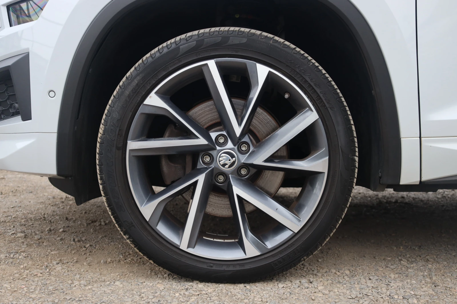 Skoda Kodiaq 2.0TDI 4х4 Face Sportline ACC KeyGO Обдухв Digital, снимка 17 - Автомобили и джипове - 53986312