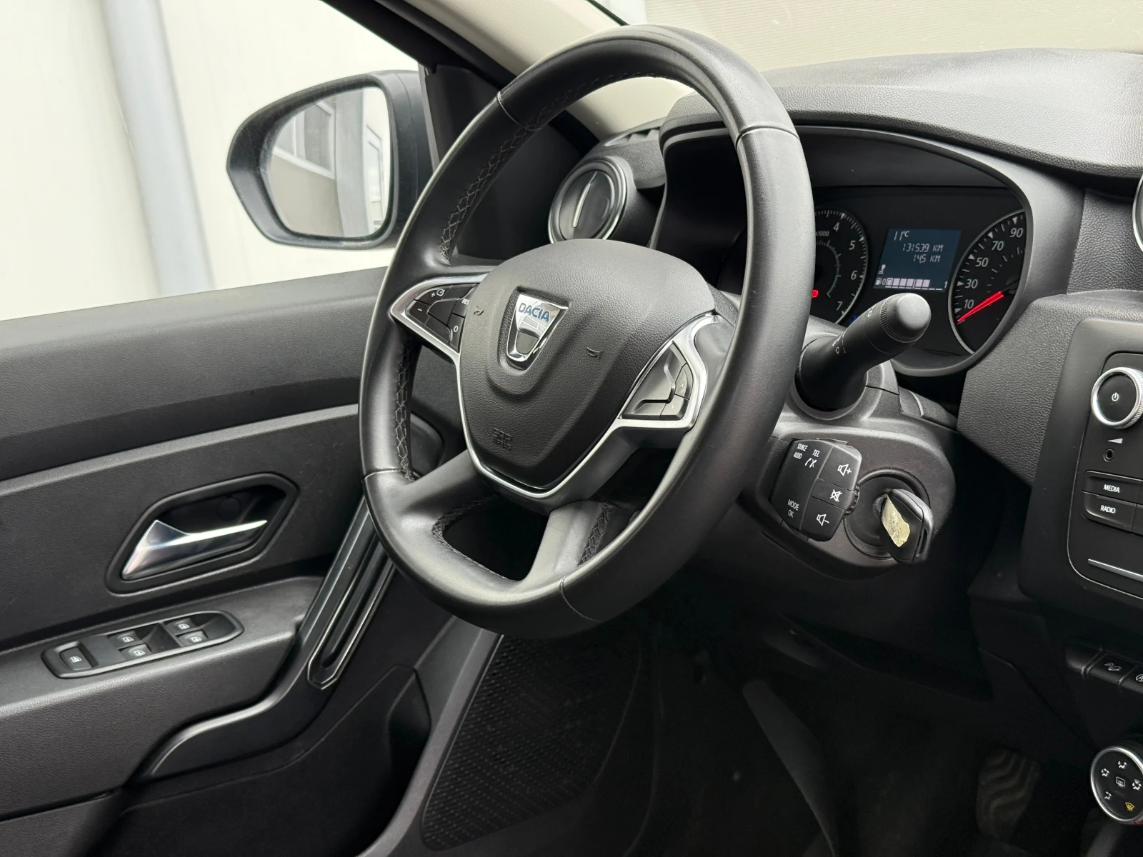 Dacia Duster 1.3 Tce 4x4 130 k.c., снимка 10 - Автомобили и джипове - 54031806