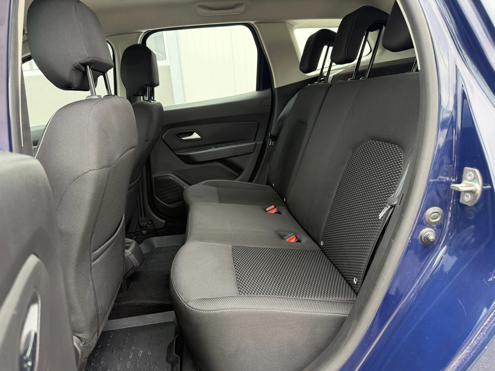 Dacia Duster 1.3 Tce 4x4 130 k.c., снимка 12 - Автомобили и джипове - 54031806