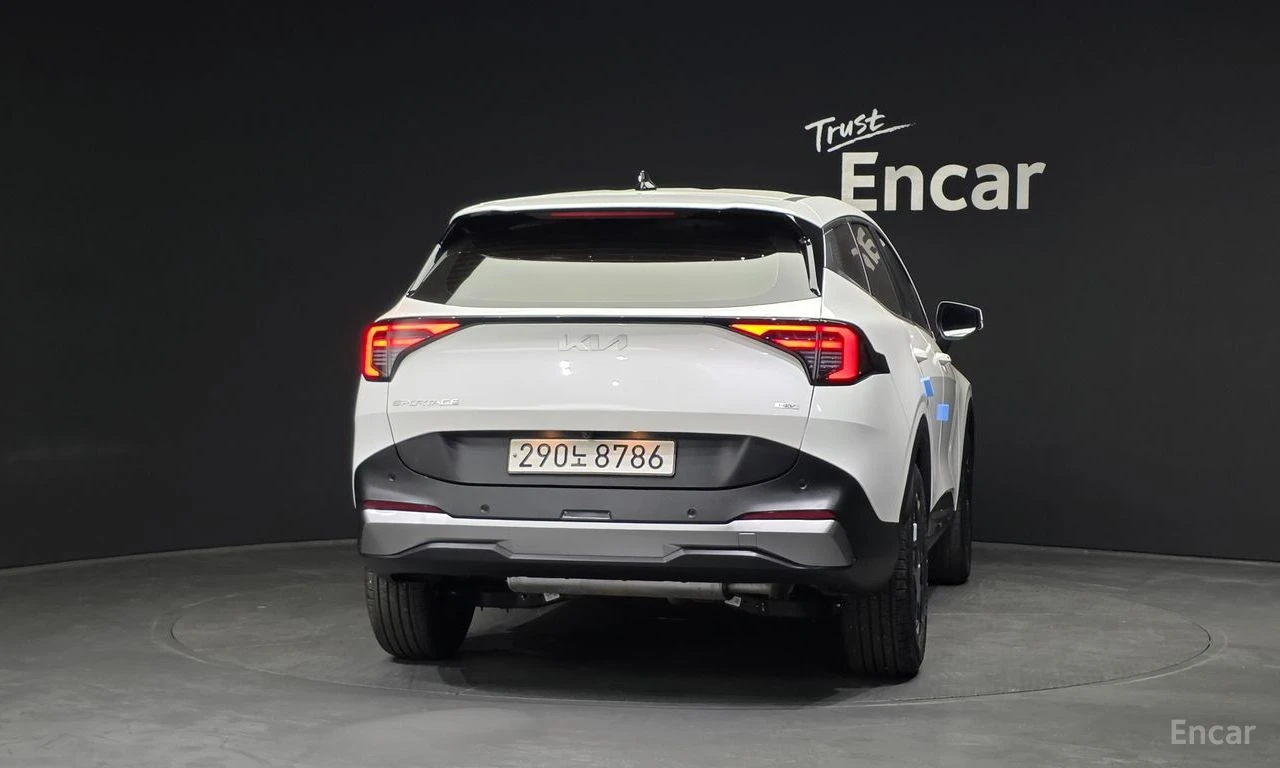 Kia Sportage HYBRID* PRESTIGE* ОБДУХВАНЕ* LANE* ASSIST* 360КАМЕ, снимка 4 - Автомобили и джипове - 55314713
