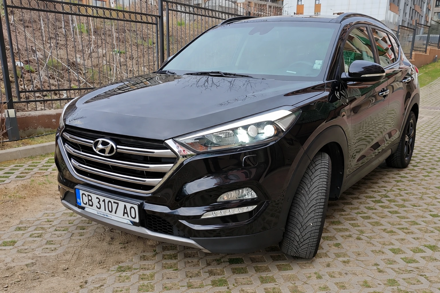 Hyundai Tucson 1.6 T-GDI, снимка 2 - Автомобили и джипове - 56725936