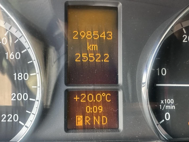 Mercedes-Benz Viano, снимка 17 - Бусове и автобуси - 53022990