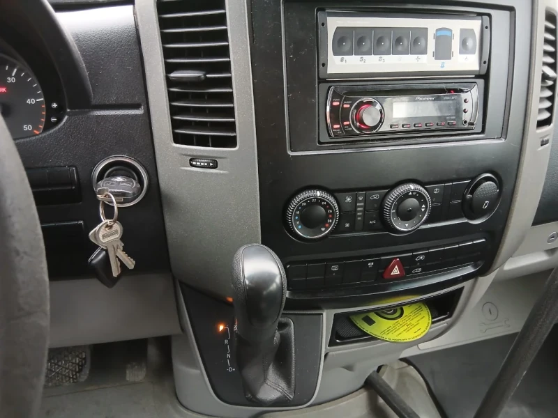 Mercedes-Benz Sprinter, снимка 8 - Бусове и автобуси - 53132188