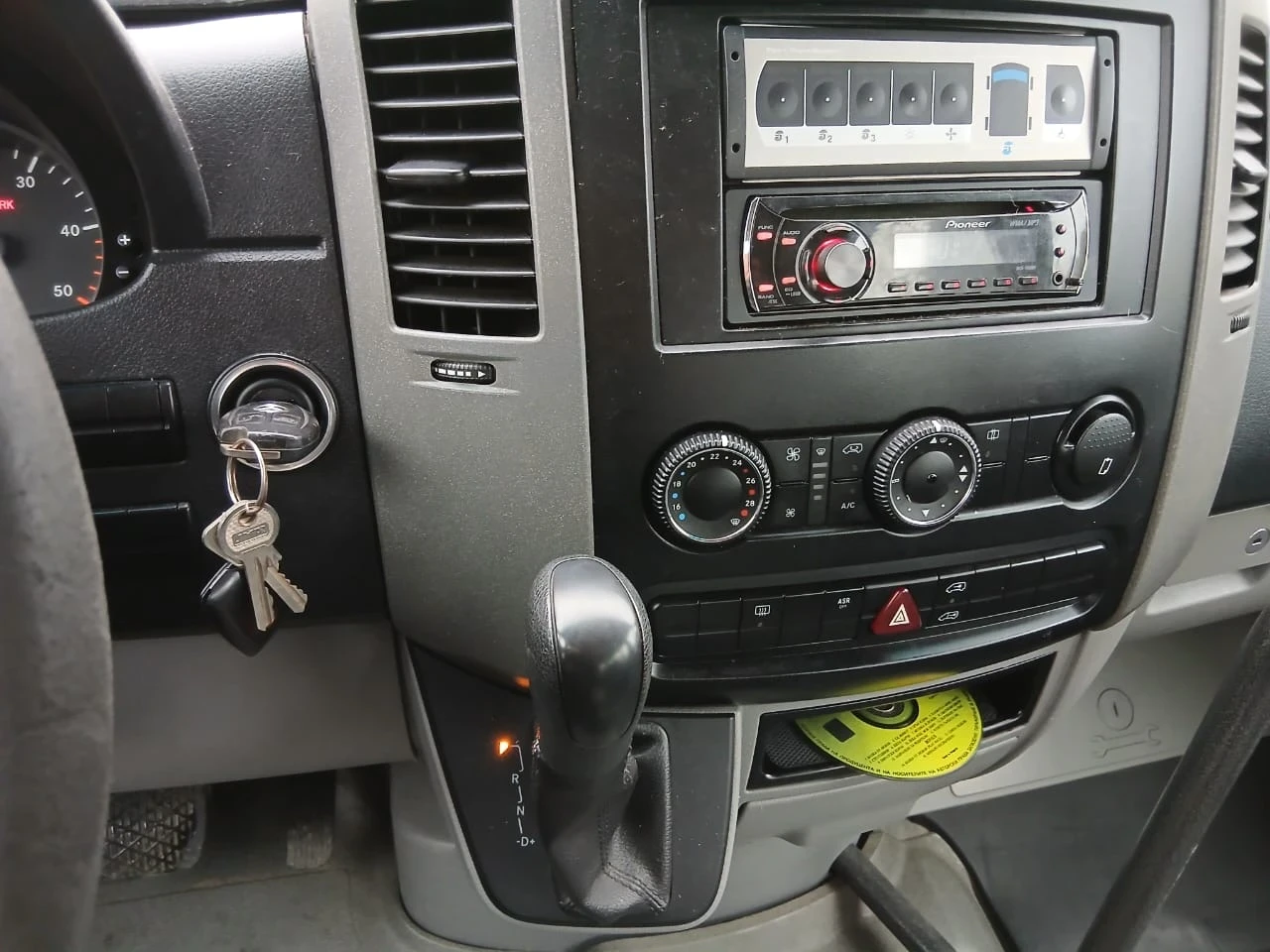 Mercedes-Benz Sprinter  - изображение 8