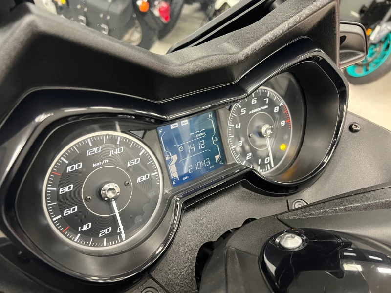Yamaha X-max 400 ABS TCS TECH MAX 2020, снимка 11 - Мотоциклети и мототехника - 52908683