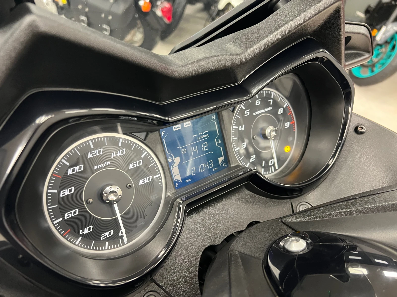 Yamaha X-max 400 ABS TCS TECH MAX 2020 - 289��/����� | Mobile.bg � ����������� 11