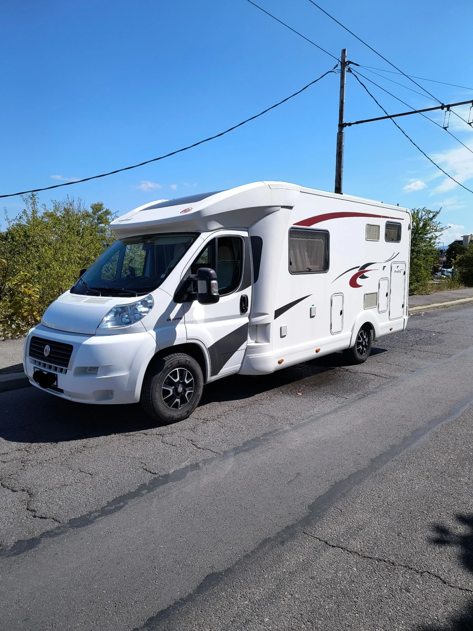 Кемпер Euramobil 660 HB, снимка 3 - Каравани и кемпери - 55061423