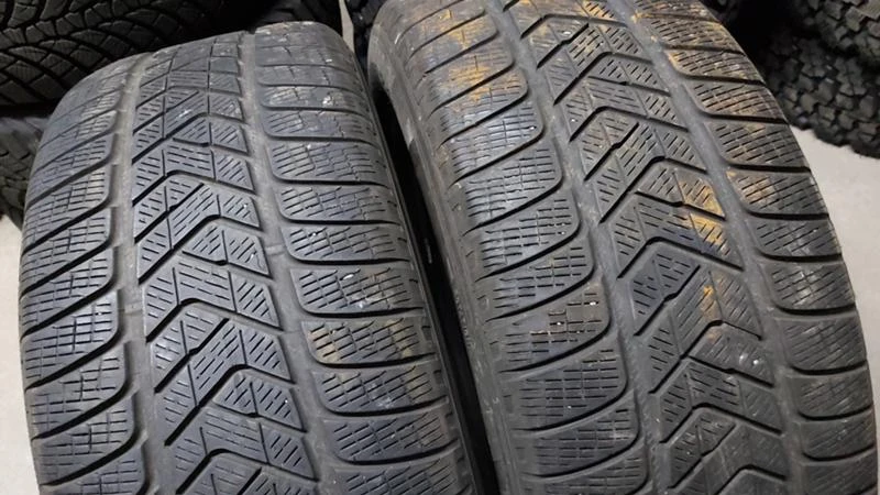 Гуми Зимни 255/60R18, снимка 2 - Гуми и джанти - 28772248