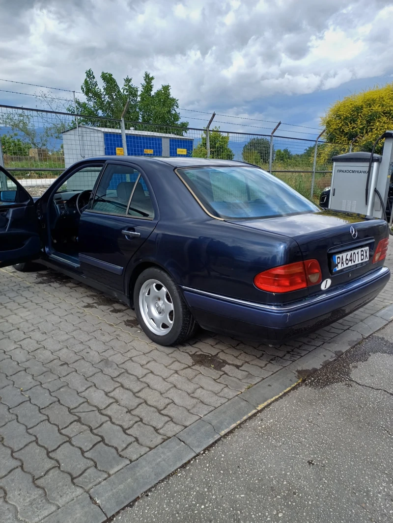 Mercedes-Benz E 250 E250 Turbo Diesel, снимка 8 - Автомобили и джипове - 48256814