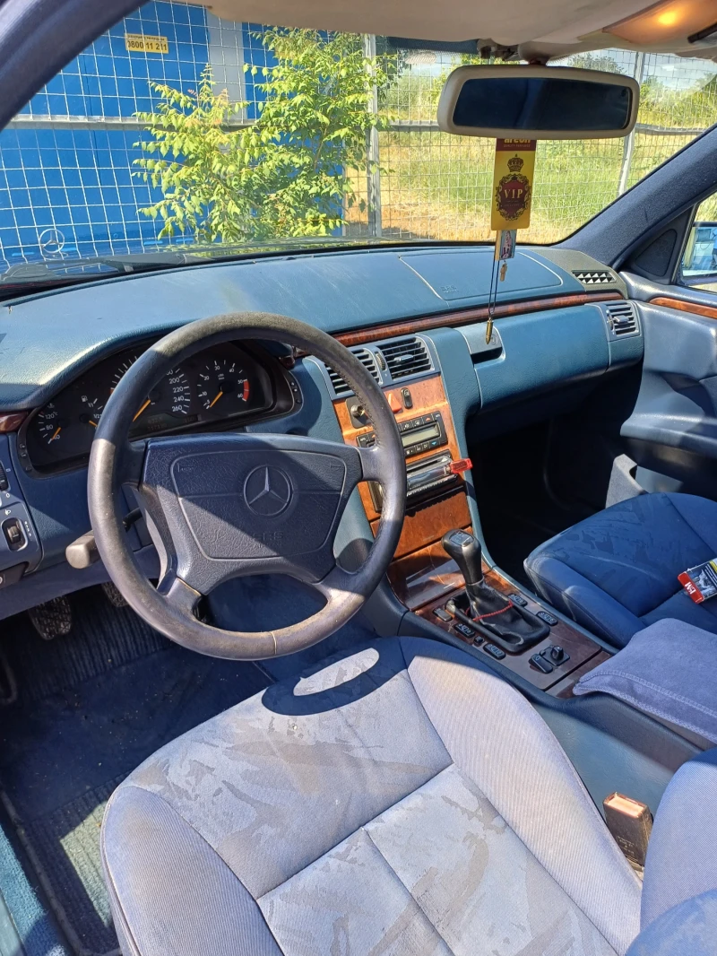 Mercedes-Benz E 250 E250 Turbo Diesel, снимка 10 - Автомобили и джипове - 48256814