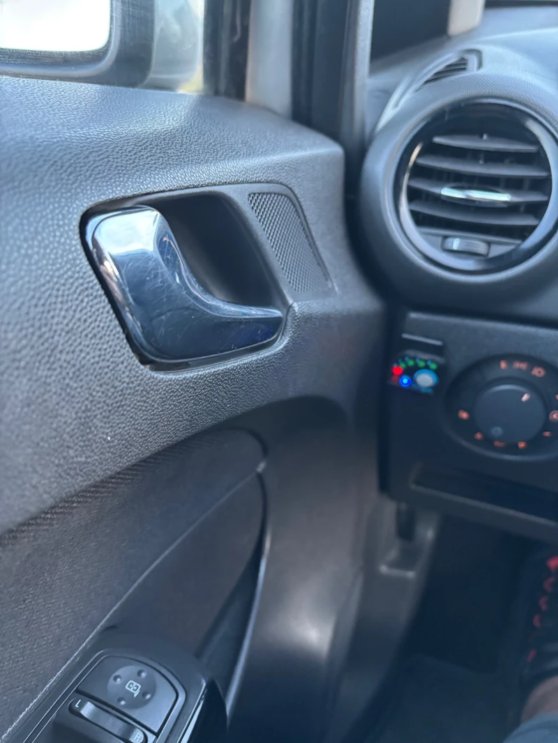 Opel Corsa 1.2 бензин LPG, снимка 8 - Автомобили и джипове - 52881108