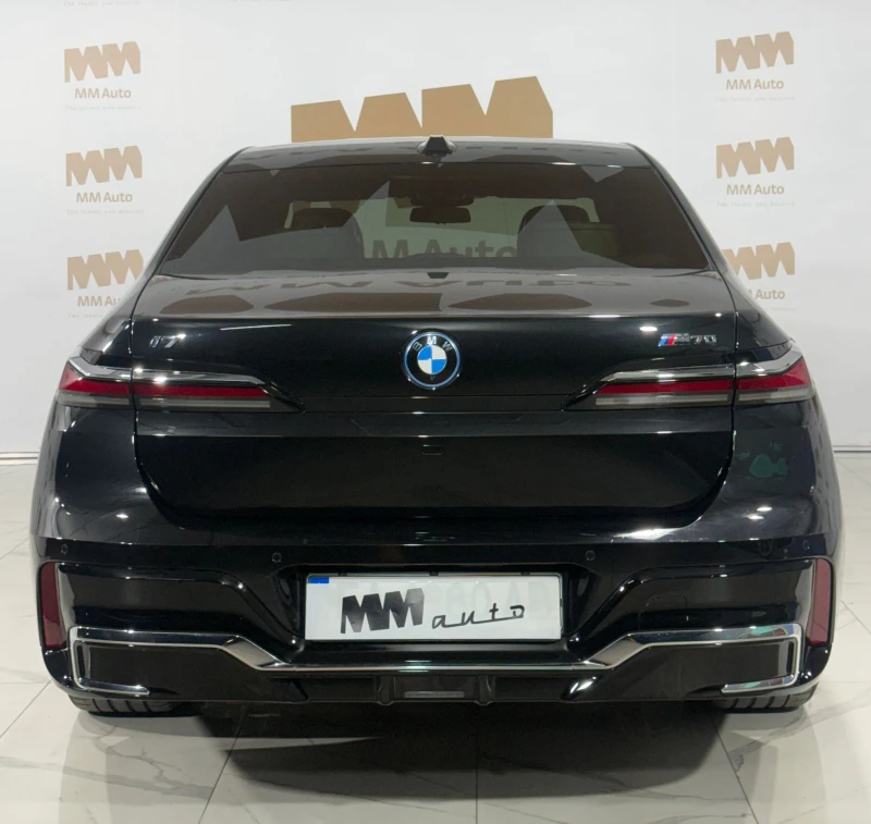 BMW i7 M70* M-Sport* TV* IconicGlow* Massage* SkyLounge, снимка 5 - Автомобили и джипове - 52553857