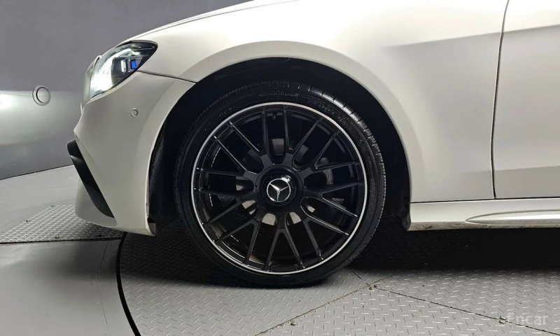 Mercedes-Benz E 200, снимка 5 - Автомобили и джипове - 52908636