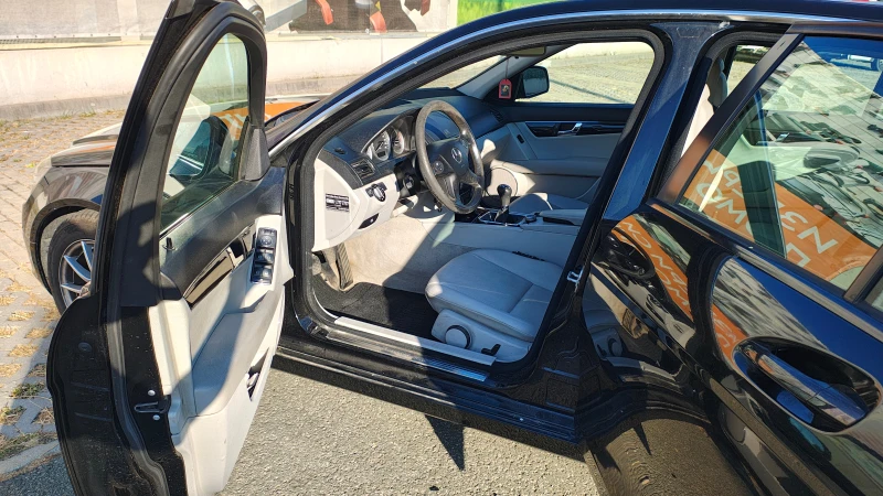 Mercedes-Benz C 200, снимка 17 - Автомобили и джипове - 53020319