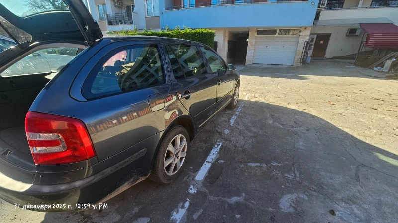 Skoda Octavia Elegance 2.0 FSI 4x4, снимка 10 - Автомобили и джипове - 53056530