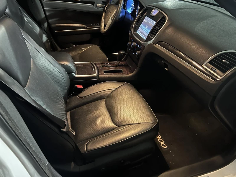 Chrysler 300c, снимка 6 - Автомобили и джипове - 53072733