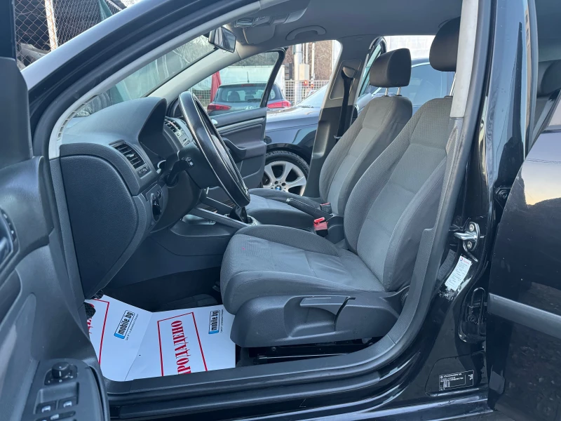 VW Golf 1.6i KLIMA 6 SKOROSTI 2007G, снимка 12 - Автомобили и джипове - 53168915