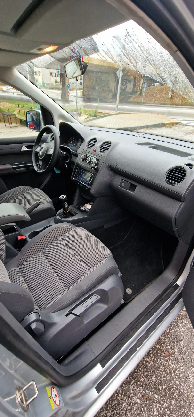 VW Caddy Ван, снимка 10 - Автомобили и джипове - 53227941