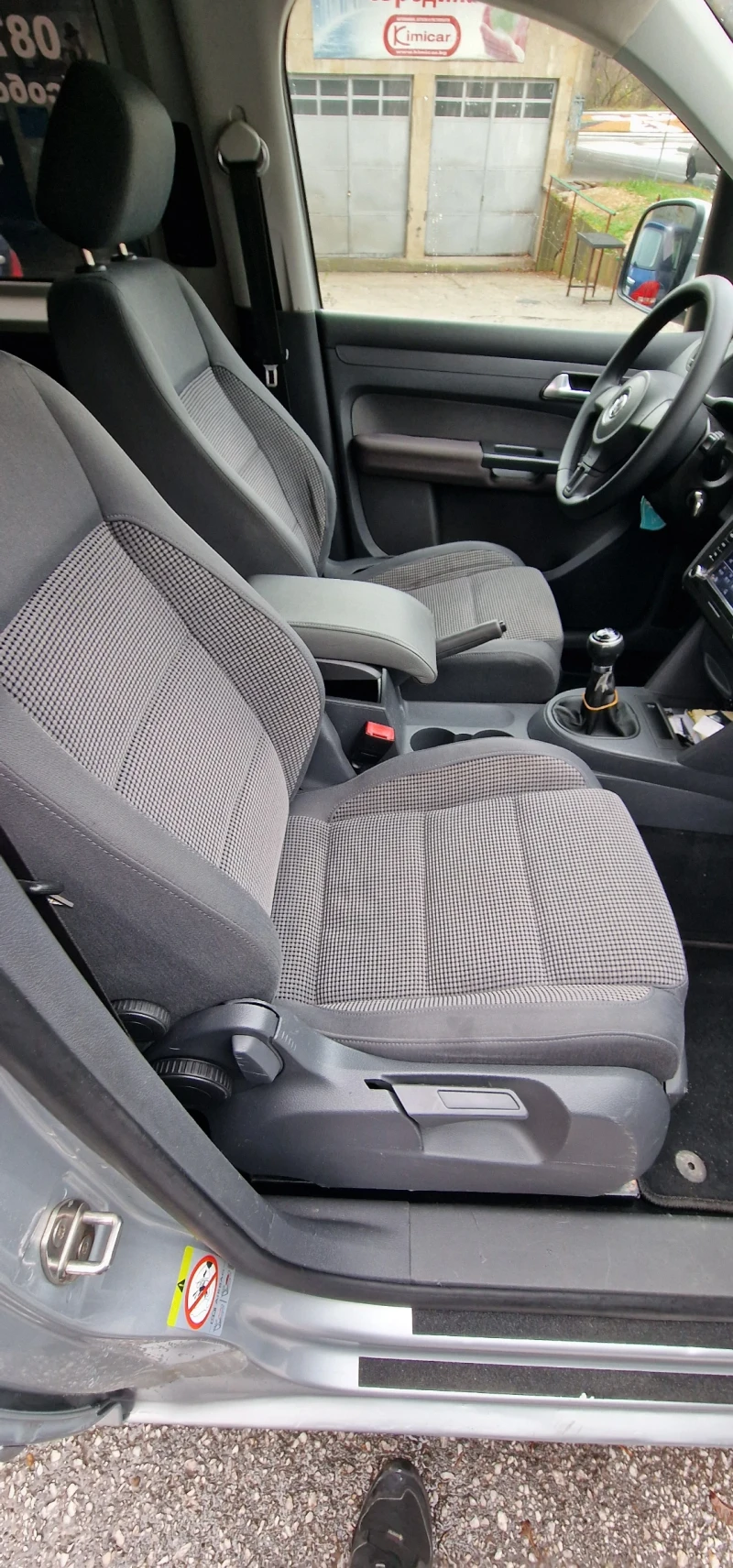 VW Caddy Ван, снимка 9 - Автомобили и джипове - 53227941