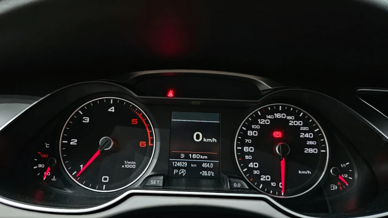 Audi A4 2.0TDI/4x4/Пълна сервизна история !!!, снимка 15 - Автомобили и джипове - 53235831