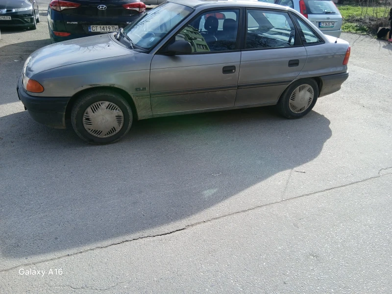 Opel Astra 18, снимка 5 - Автомобили и джипове - 53536671