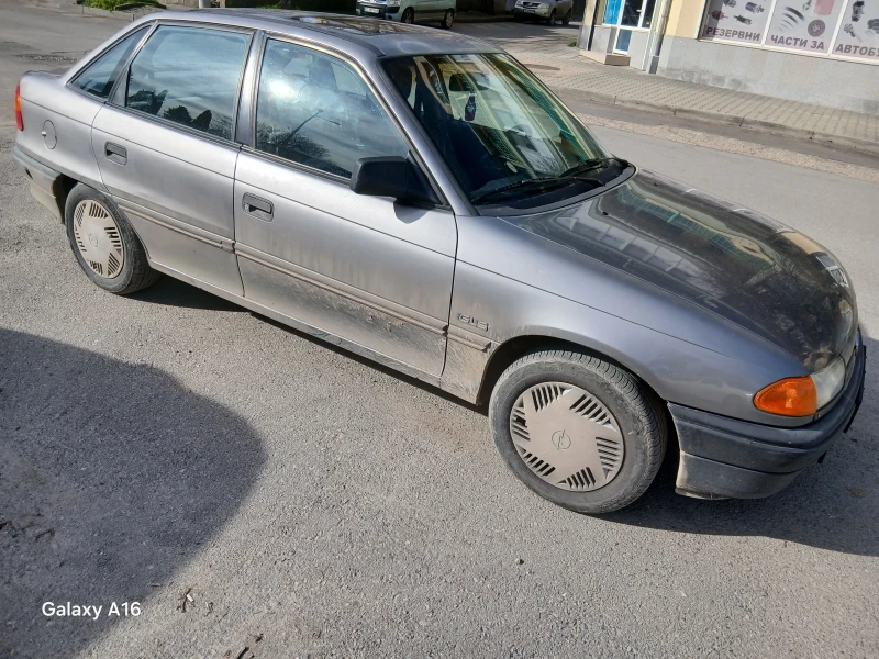 Opel Astra 18, снимка 3 - Автомобили и джипове - 53536671