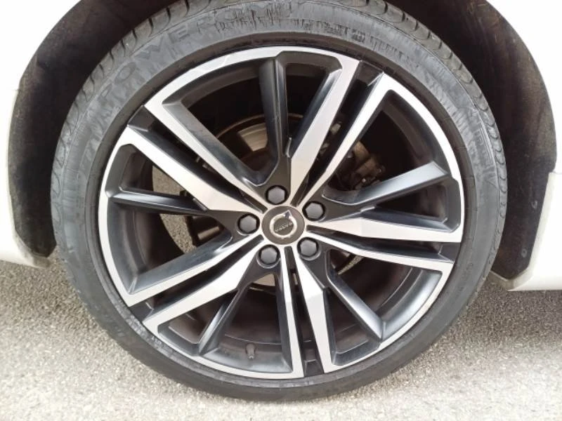 Volvo V60 B4 R-Design - Automatic - 197 hp, снимка 10 - Автомобили и джипове - 54553934