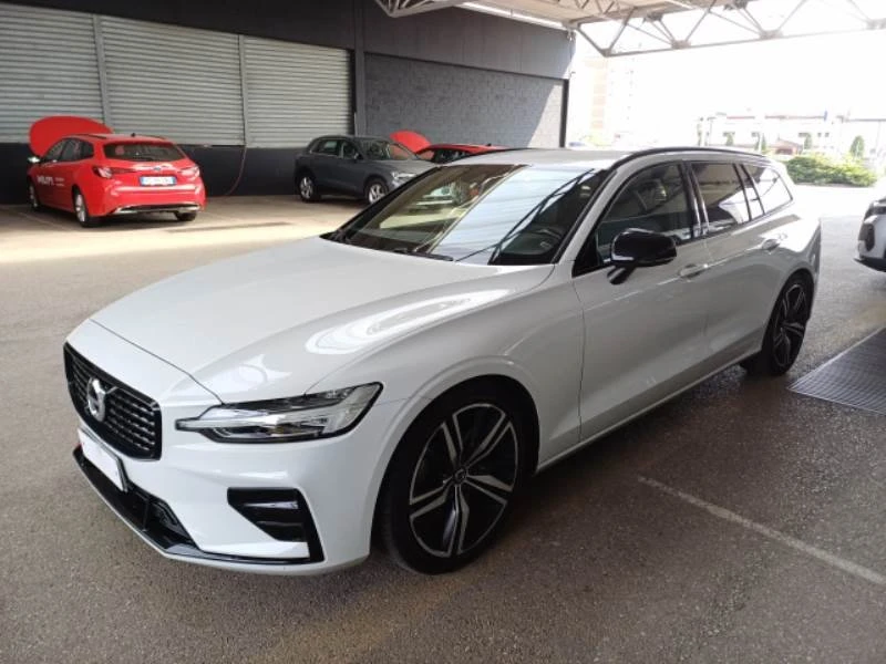 Volvo V60 B4 R-Design - Automatic - 197 hp