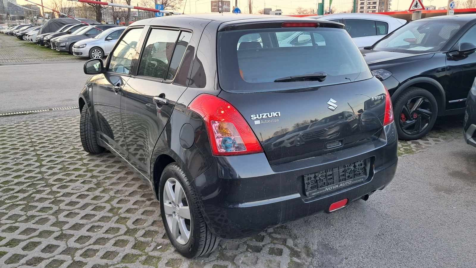 Suzuki Swift АВТОМАТ ИЗКЛЮЧИТЕЛО РЕАЛ КМ СЕРВИ КНИЖ УНИКТ ОБСЛЖ, снимка 4 - Автомобили и джипове - 23808367