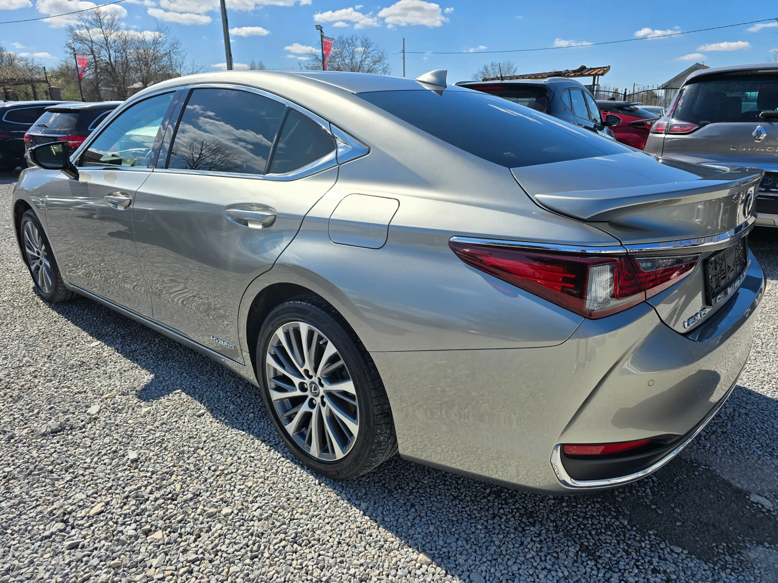 Lexus ES 300 2.5I-HYBRID-FUL-FUL-92000KM-ГАРАНЦИОНЕН - изображение 4