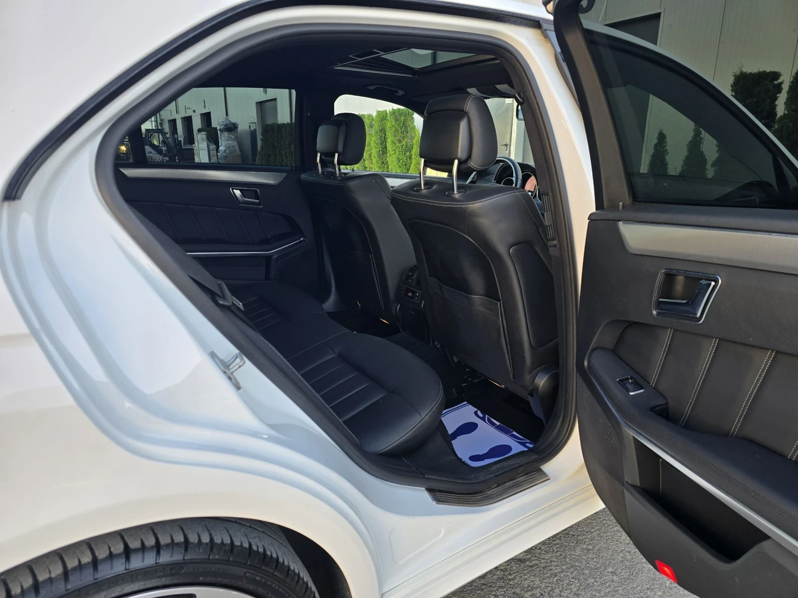 Mercedes-Benz E 300 cdi 231k.c* EDITION* 9Gtronic* Люк* ЛИЗИНГ | Mobile.bg — изображение 13