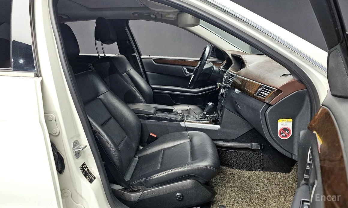 Mercedes-Benz E 200  - изображение 10