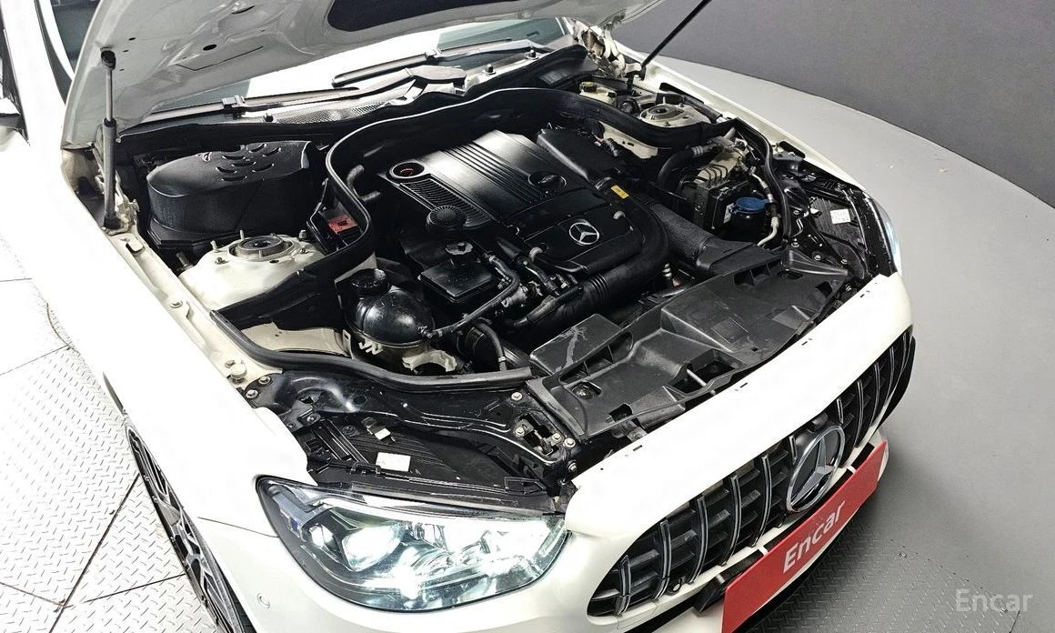 Mercedes-Benz E 200  - изображение 6