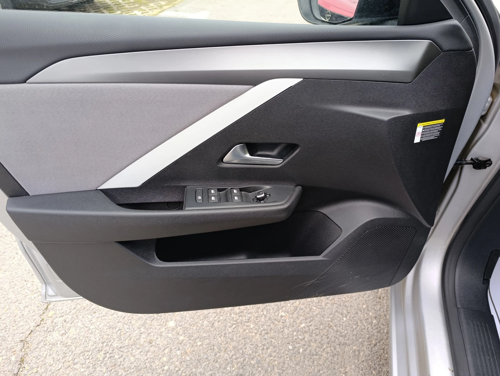 Opel Astra 1.2 Business Edition 130hp - изображение 8