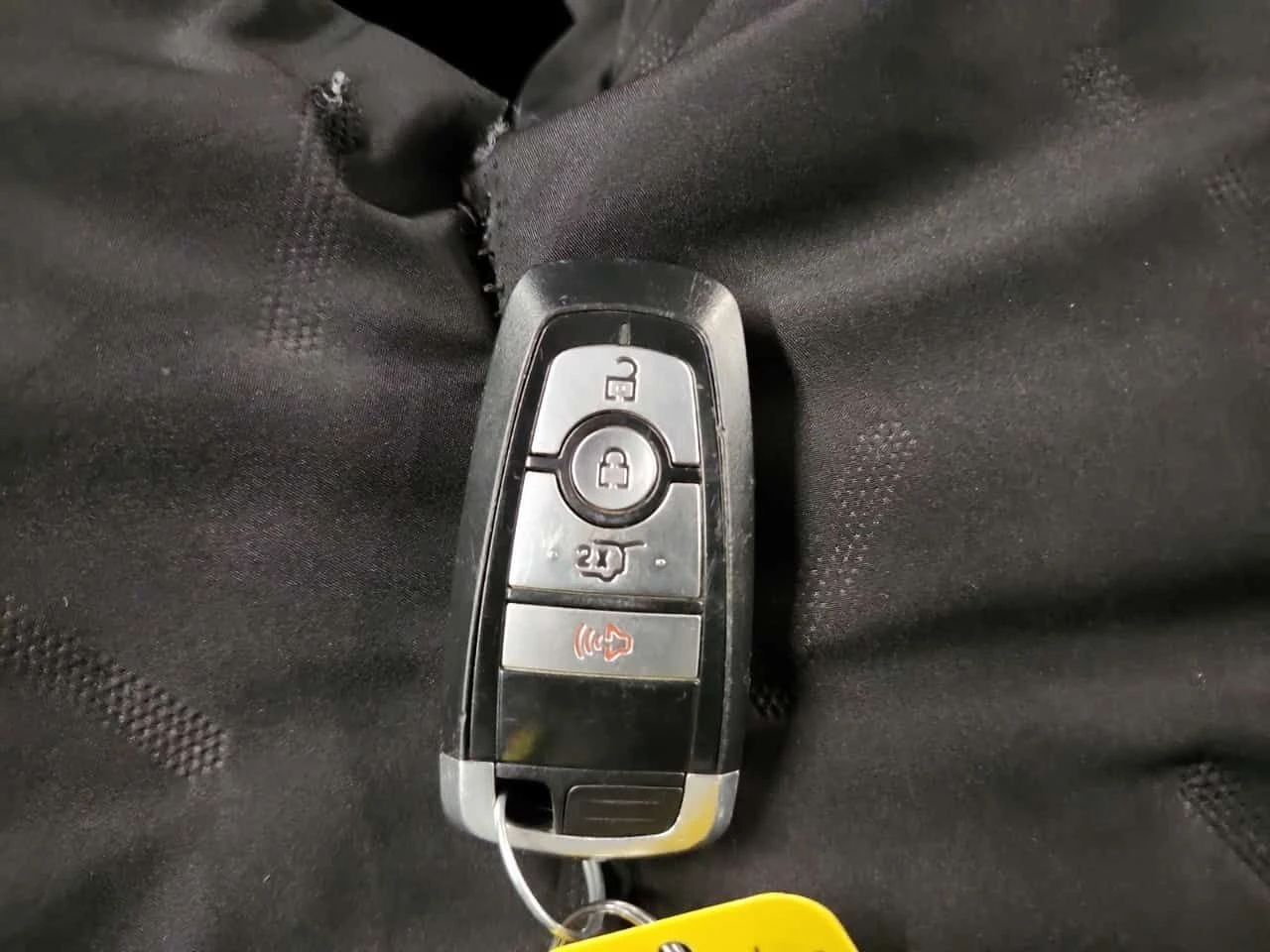 Ford Mustang Mach-E * BLIND SPOT* KEYLESS* , снимка 8 - Автомобили и джипове - 54120435