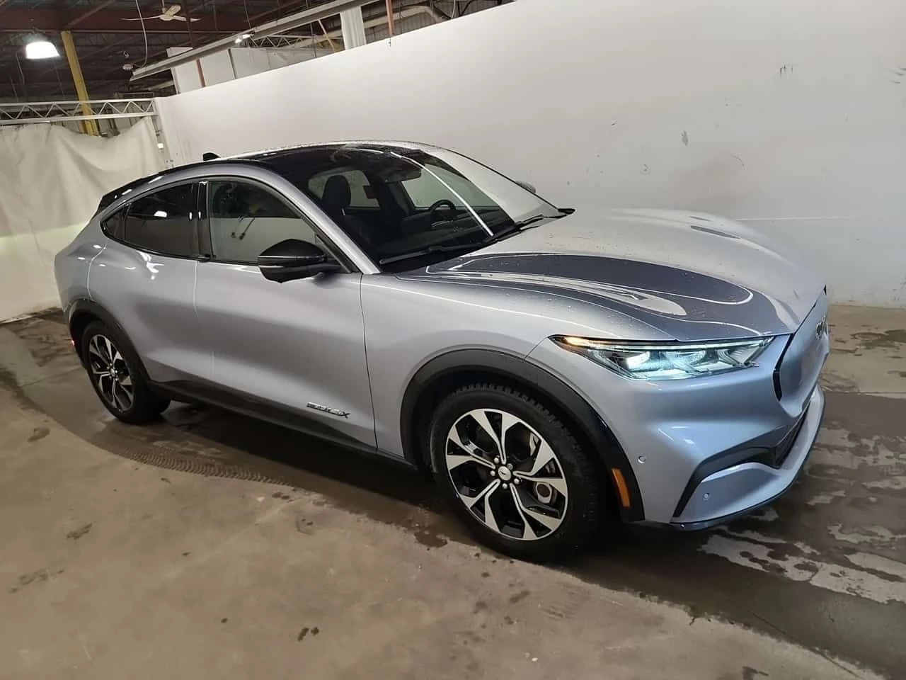 Ford Mustang Mach-E * BLIND SPOT* KEYLESS* , снимка 2 - Автомобили и джипове - 54120435