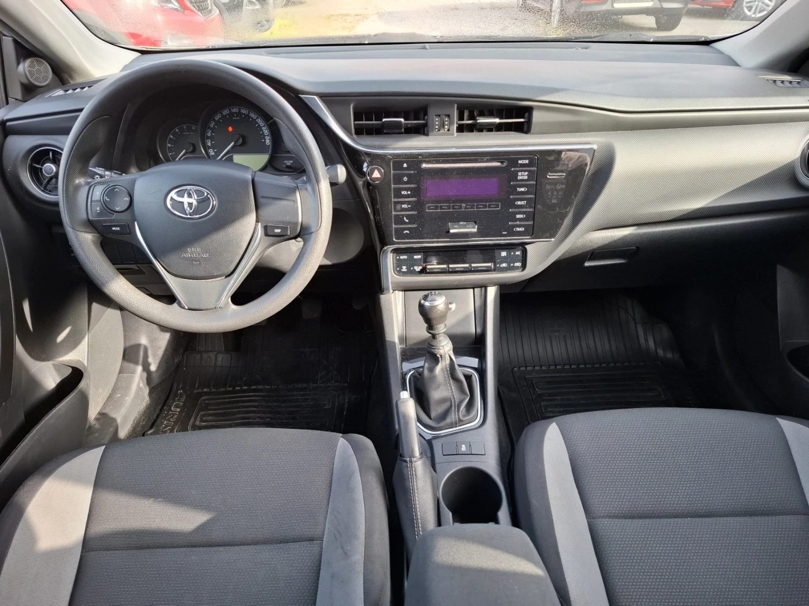 Toyota Auris 1.4 D-4D * 149380 км. * EURO6, снимка 9 - Автомобили и джипове - 54189312