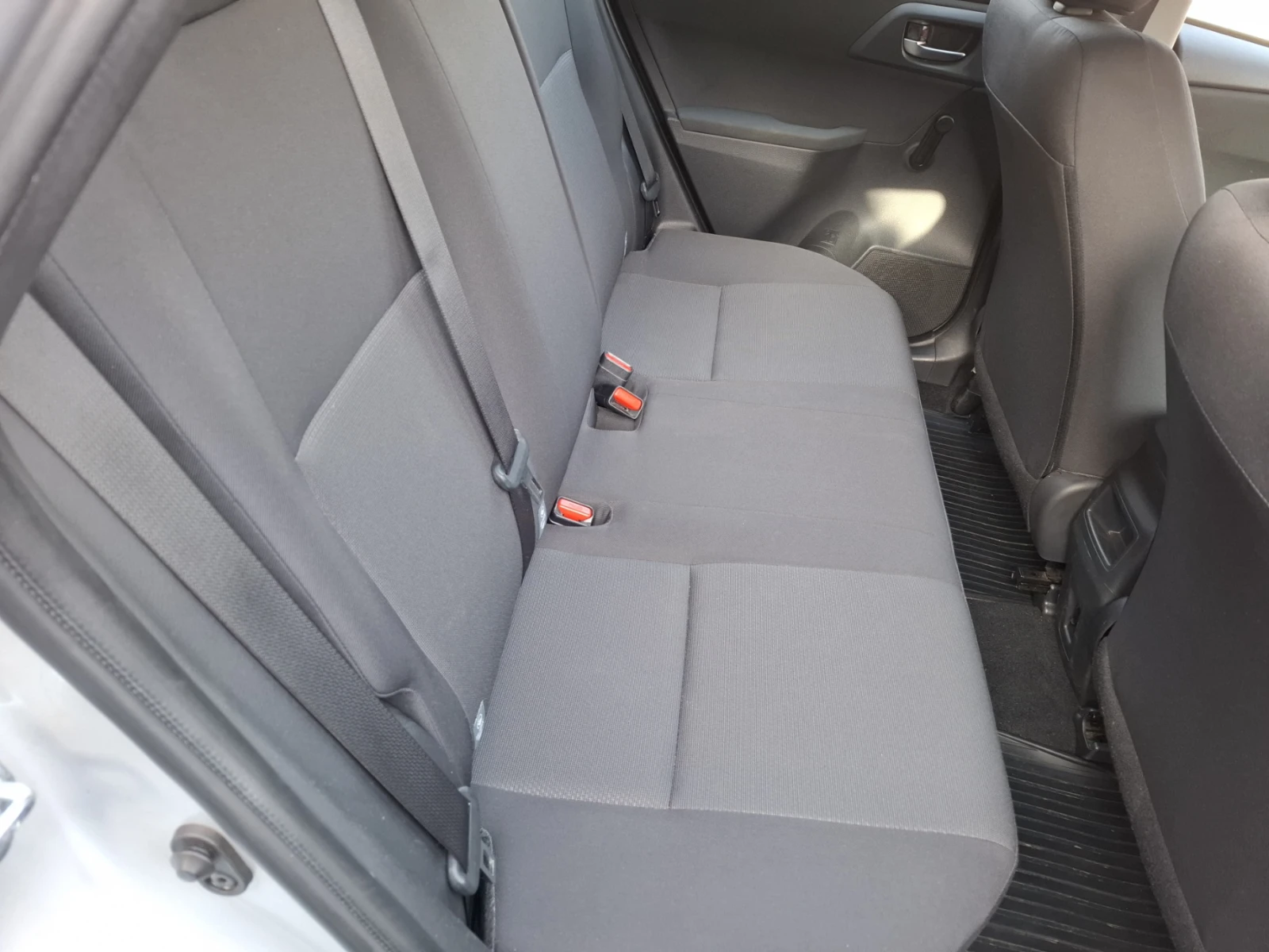 Toyota Auris 1.4 D-4D * 149380 км. * EURO6, снимка 8 - Автомобили и джипове - 54189312