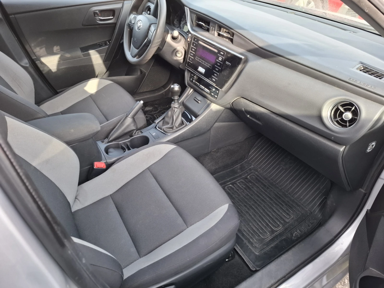 Toyota Auris 1.4 D-4D * 149380 км. * EURO6, снимка 11 - Автомобили и джипове - 54189312