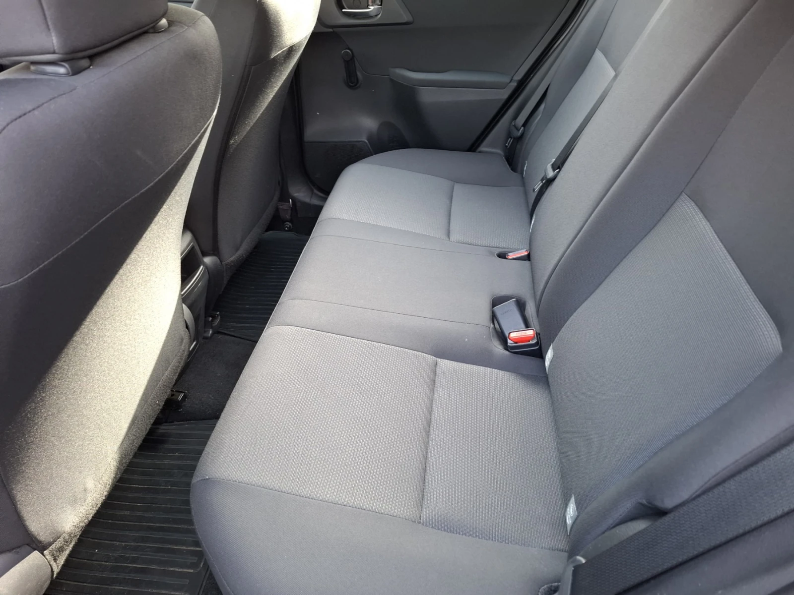 Toyota Auris 1.4 D-4D * 149380 км. * EURO6, снимка 7 - Автомобили и джипове - 54189312